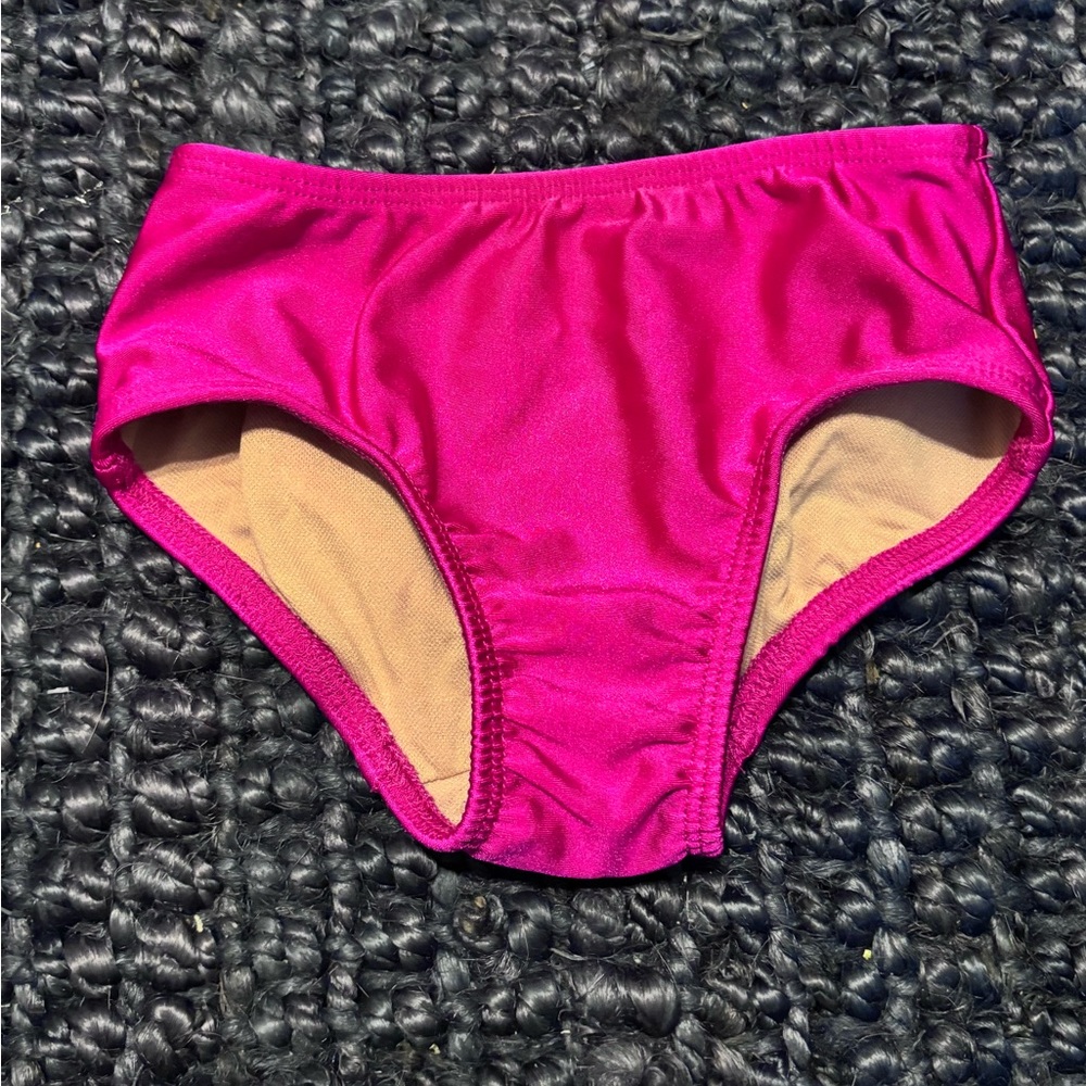 Opra. Size small. BNWOT. Barbie pink.